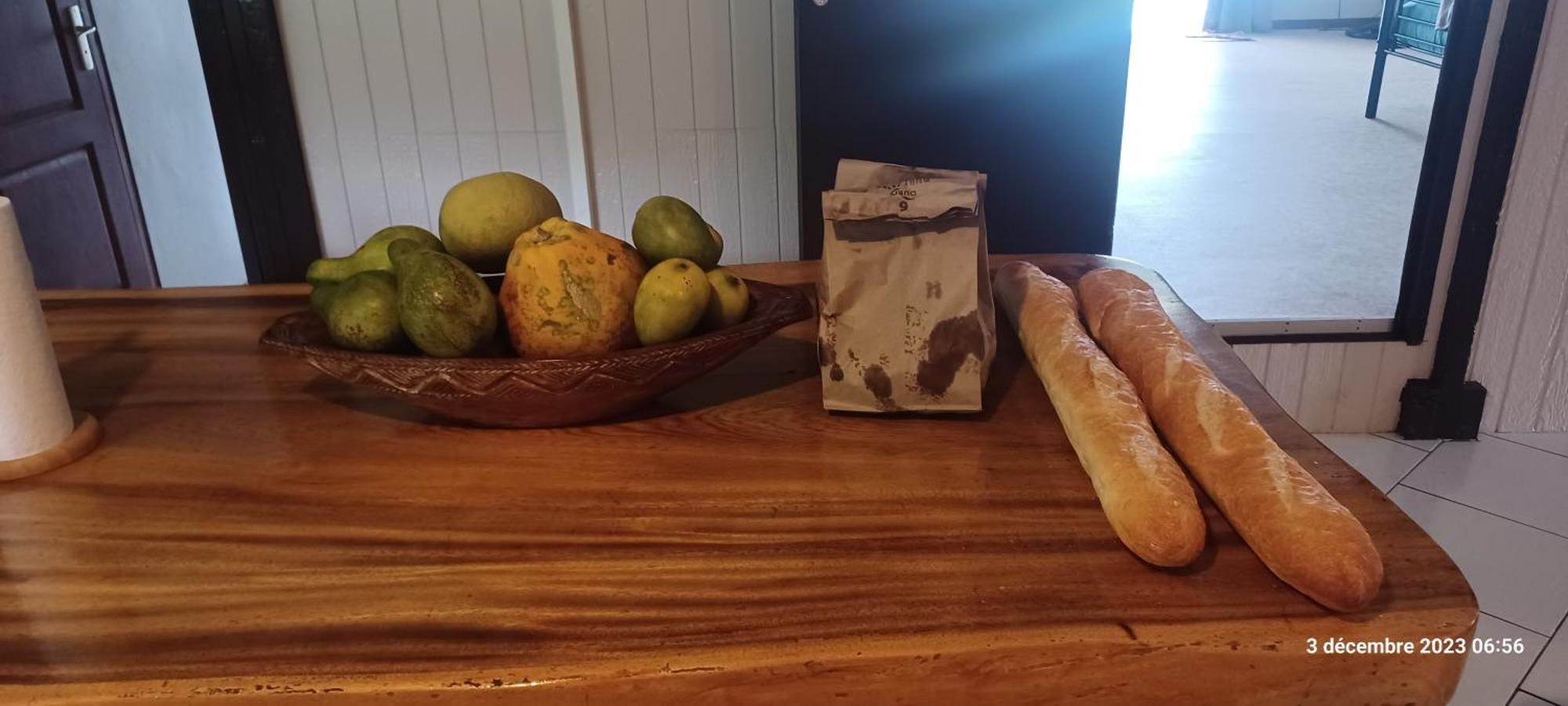 Hava'E Lodge Teahupoo Ngoại thất bức ảnh